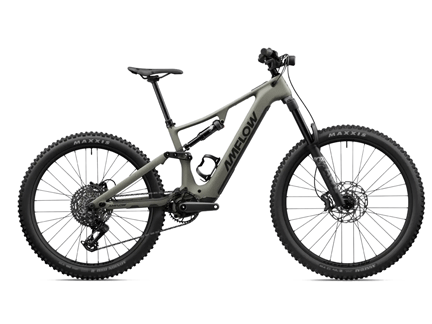 celoodpružené elektrokolo s motorem avinox amflow pr carbon
